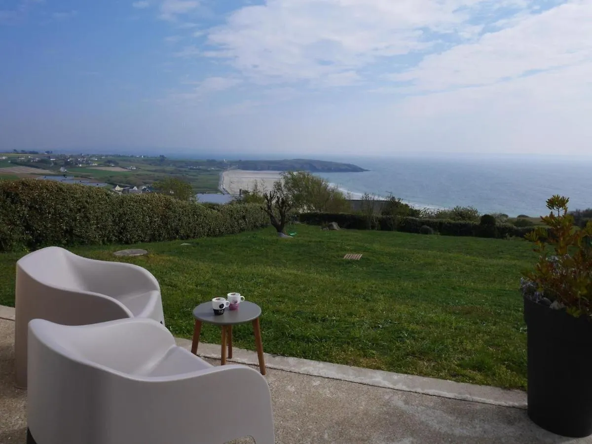180° Panoramic Sea View, Holiday Home, Telgruc-Sur-Mer
