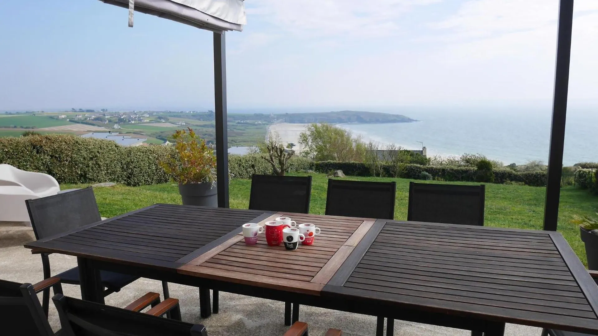 180° Panoramic Sea View, Holiday Home, Telgruc-Sur-Mer
